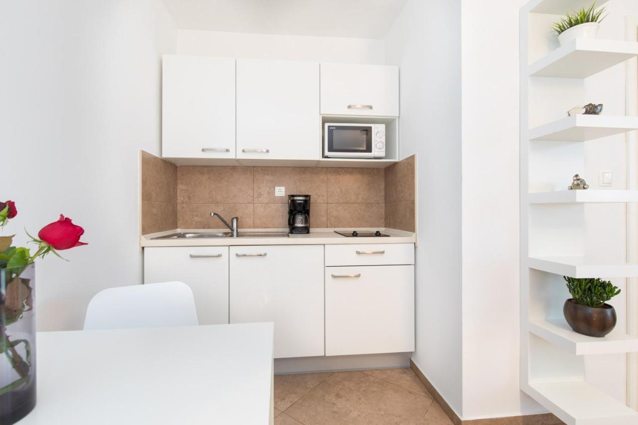 Apartma Laura *