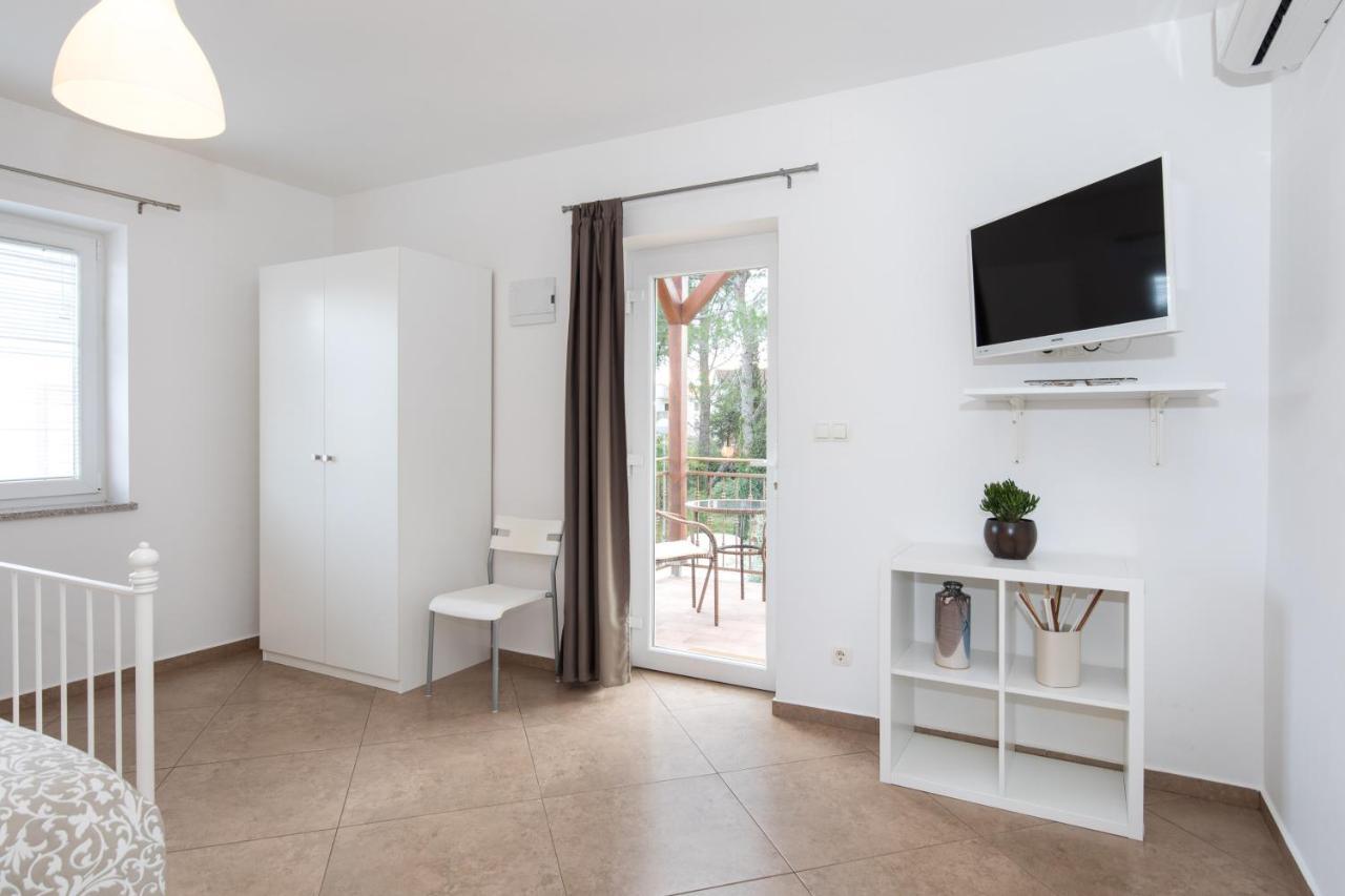 Apartma Laura *