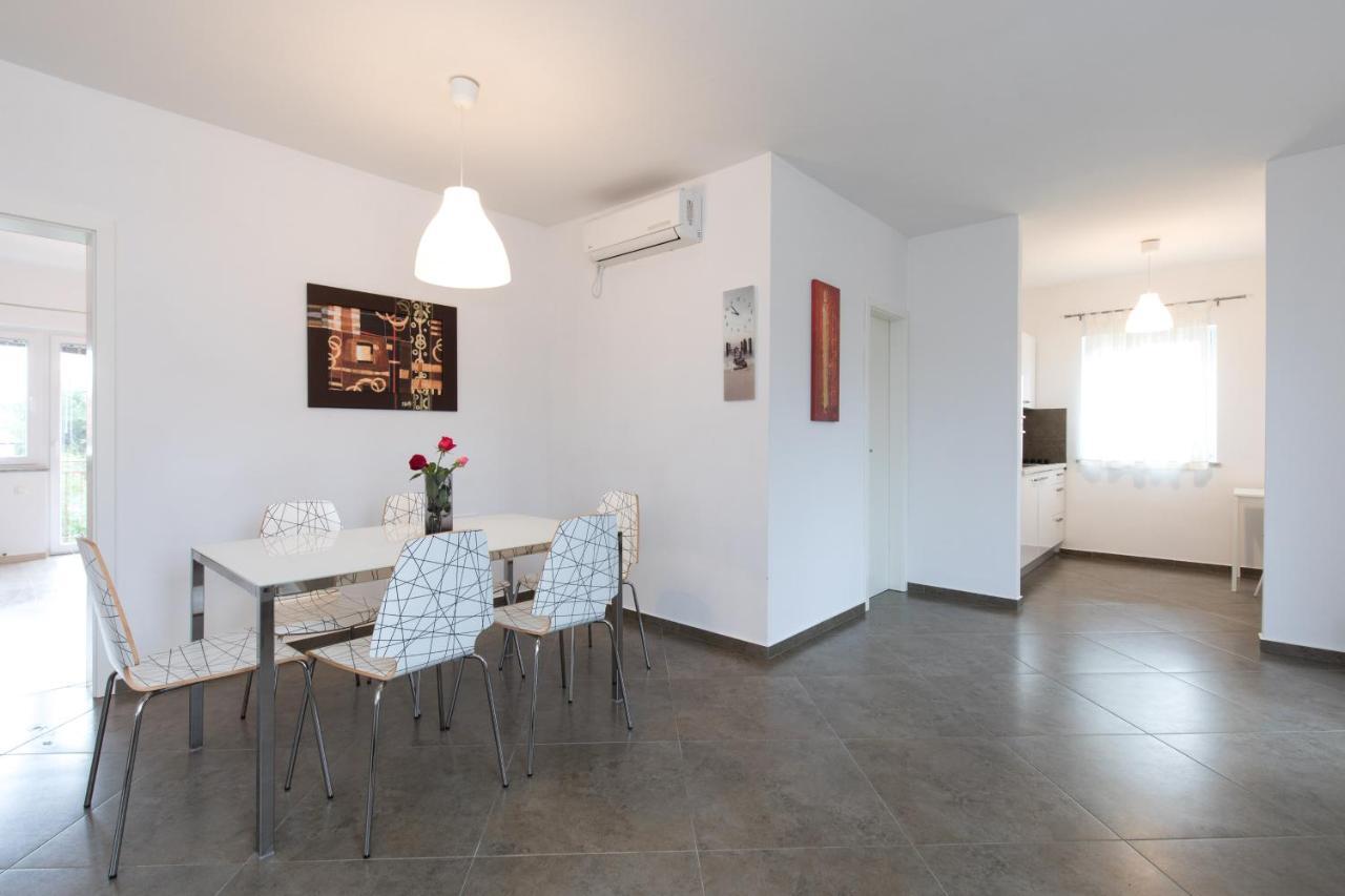 Laura Apartma *